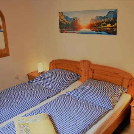 Ferienwohnung Weiss *
